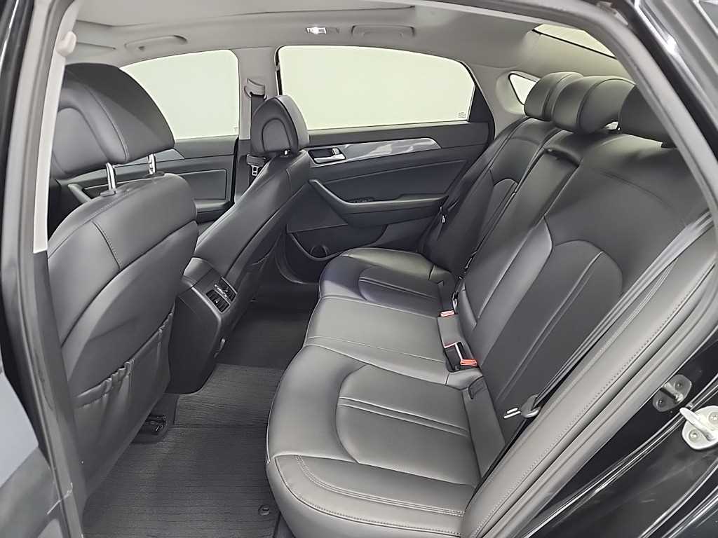 HYUNDAI Sonata - Vista 12