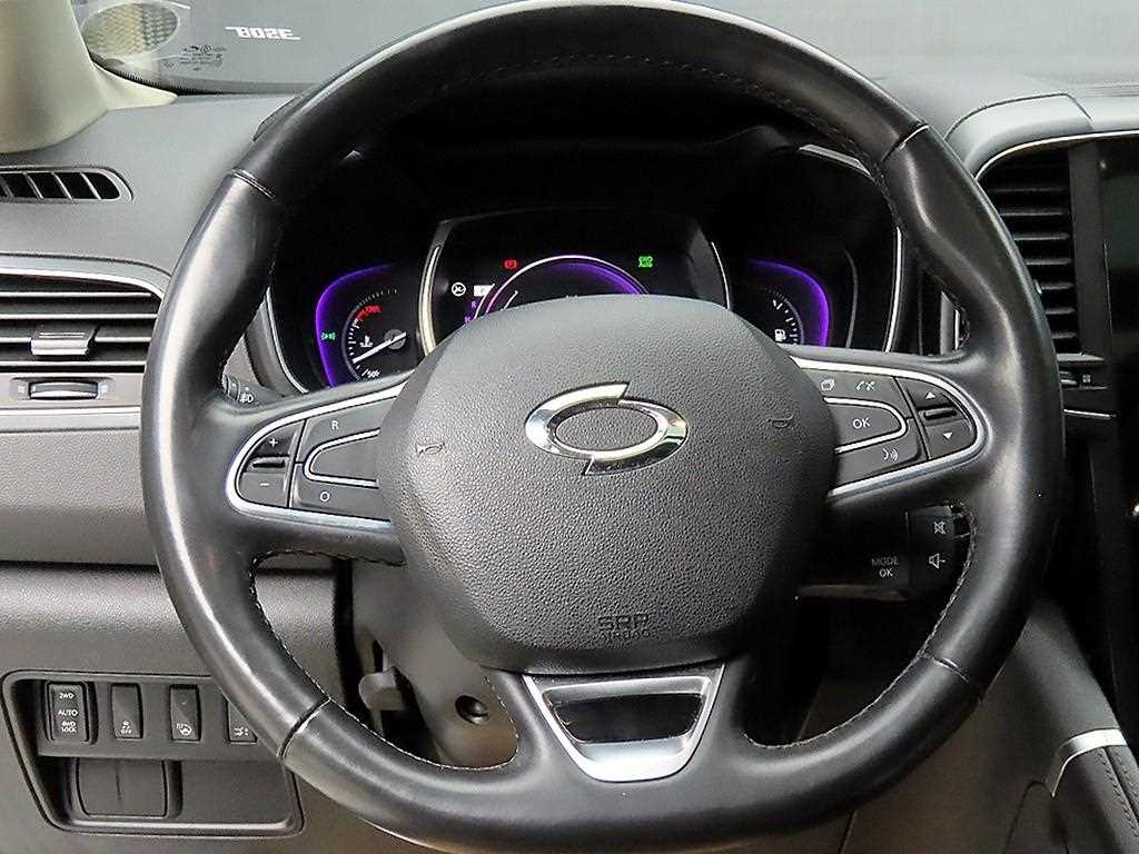 SAMSUNG QM6 - Vista 9