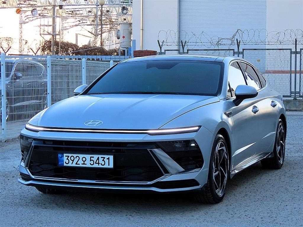 HYUNDAI Sonata - Vista 2