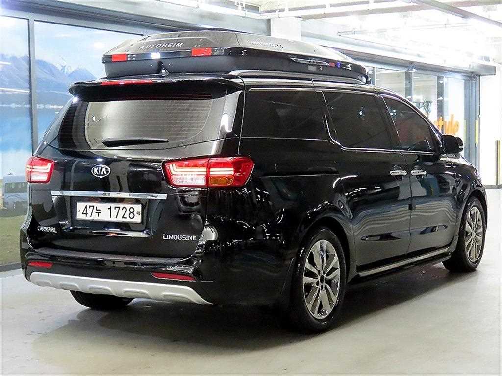 KIA Carnival - Vista 4