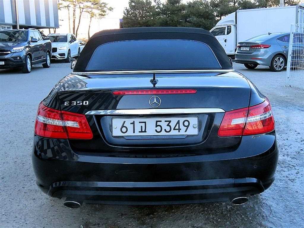 Mercedes Benz E class - Vista 4