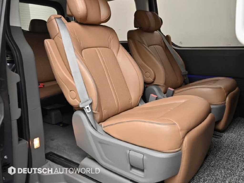 HYUNDAI Staria - Vista 12