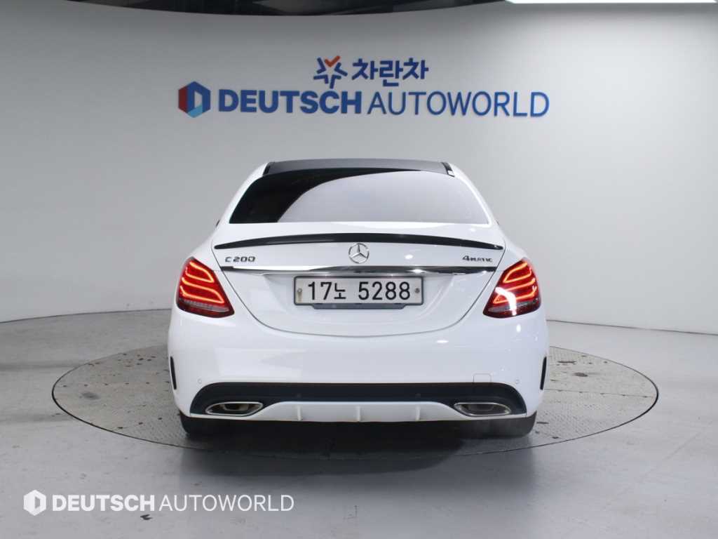 Mercedes Benz C Class - Vista 4