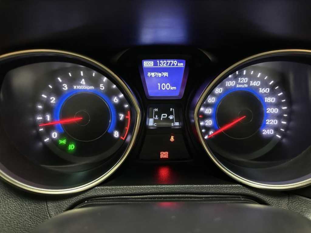 HYUNDAI Avante 2011 Negro - Importación desde Corea - HF Imports Iquique - Foto 13