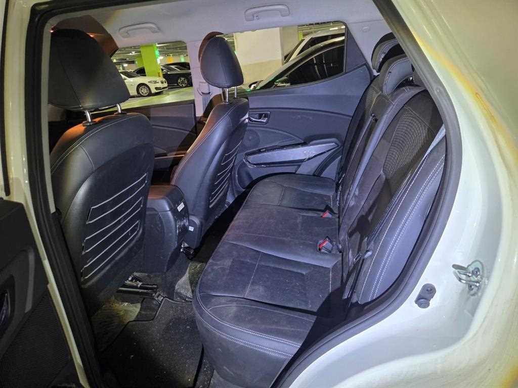 Ssangyong Tivoli - Vista 11