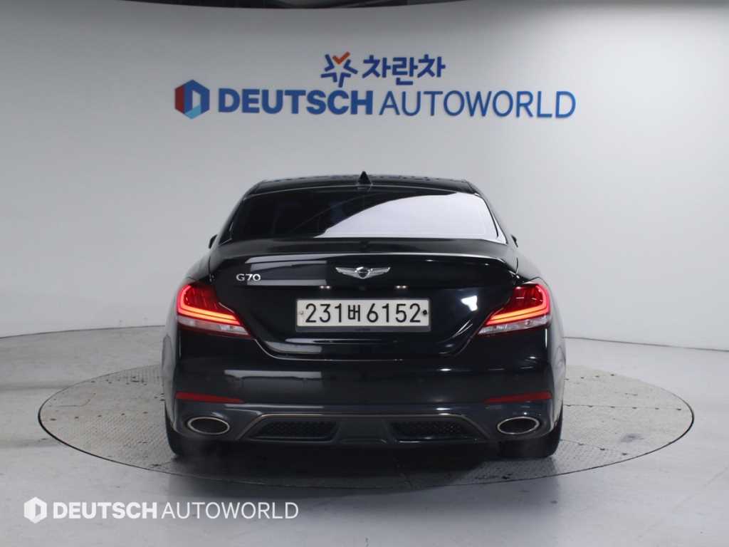 Genesis G70 - Vista 4