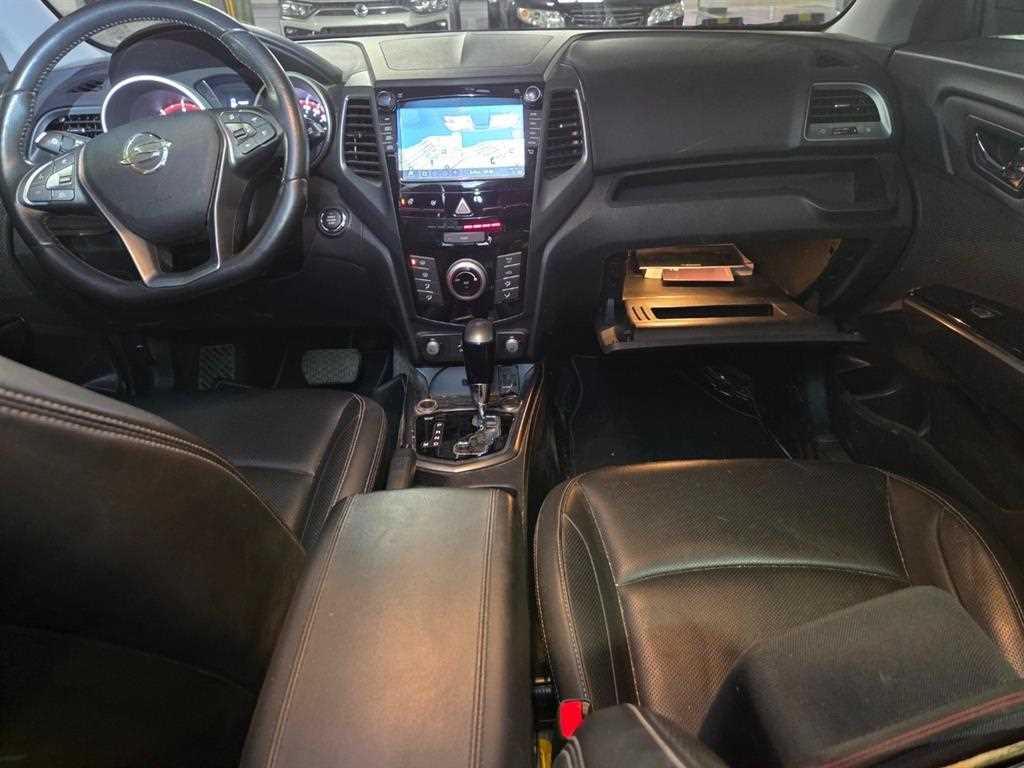 Ssangyong Tivoli - Vista 9