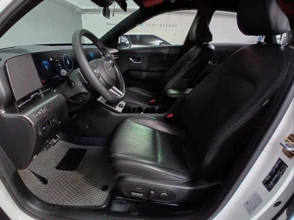 HYUNDAI Kona - Vista 7