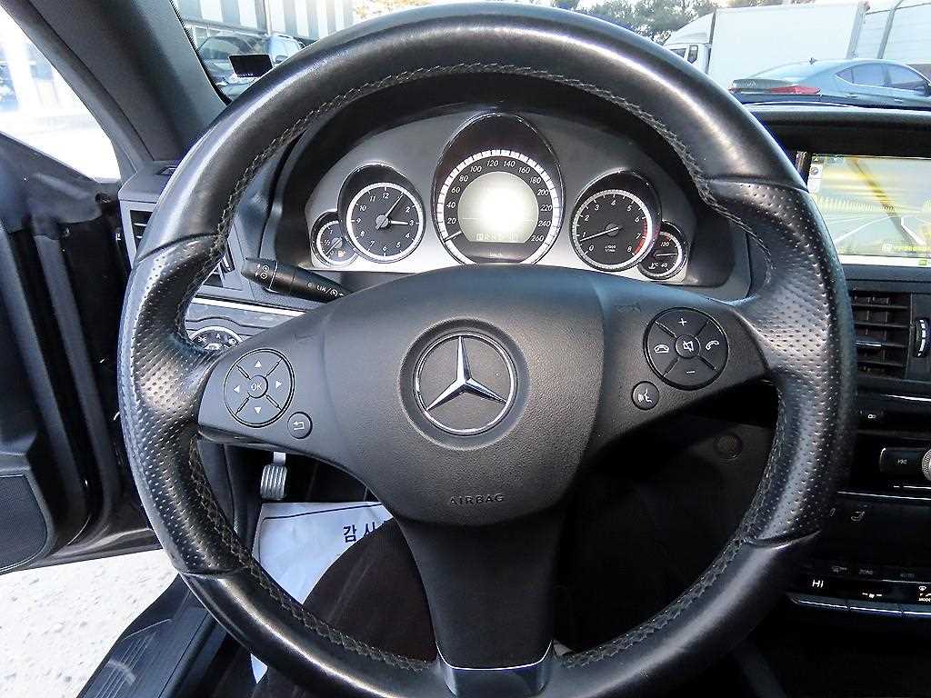 Mercedes Benz E class - Vista 12