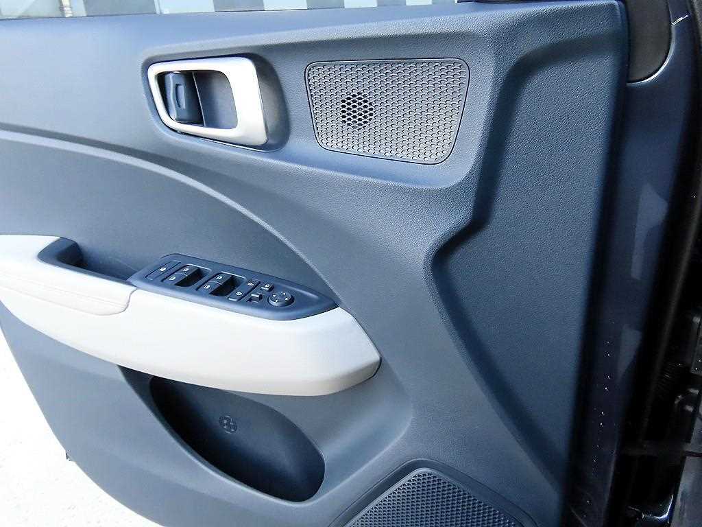 HYUNDAI Venue - Vista 11