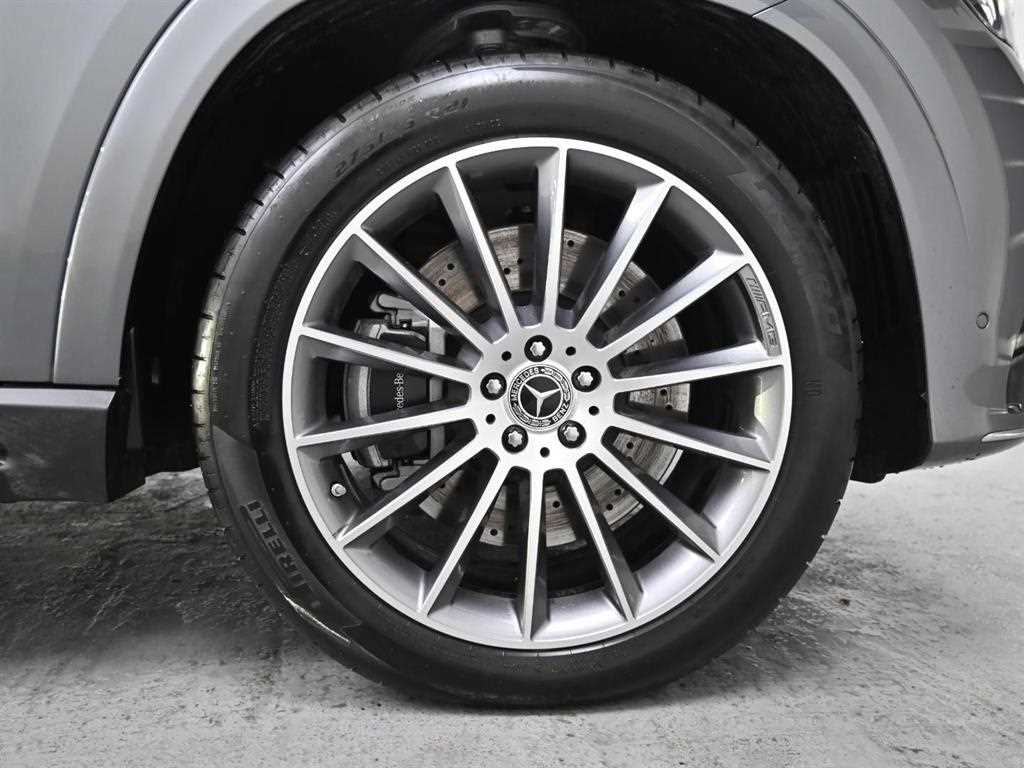 Mercedes Benz GLE Class - Vista 5