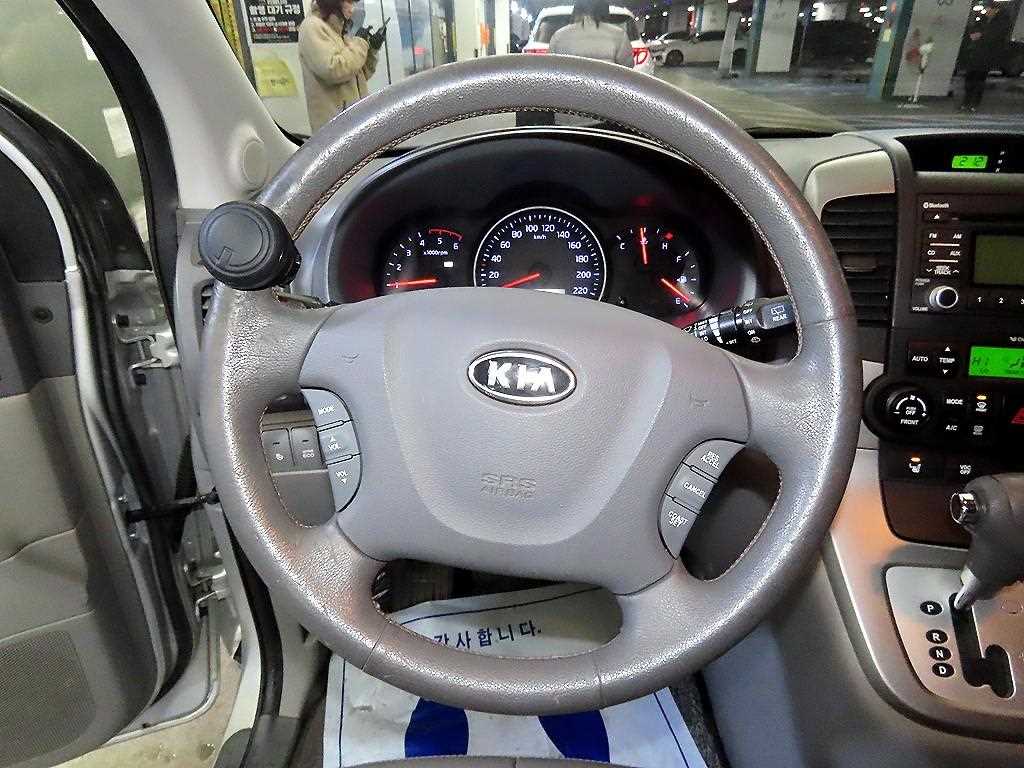 KIA Carnival - Vista 8