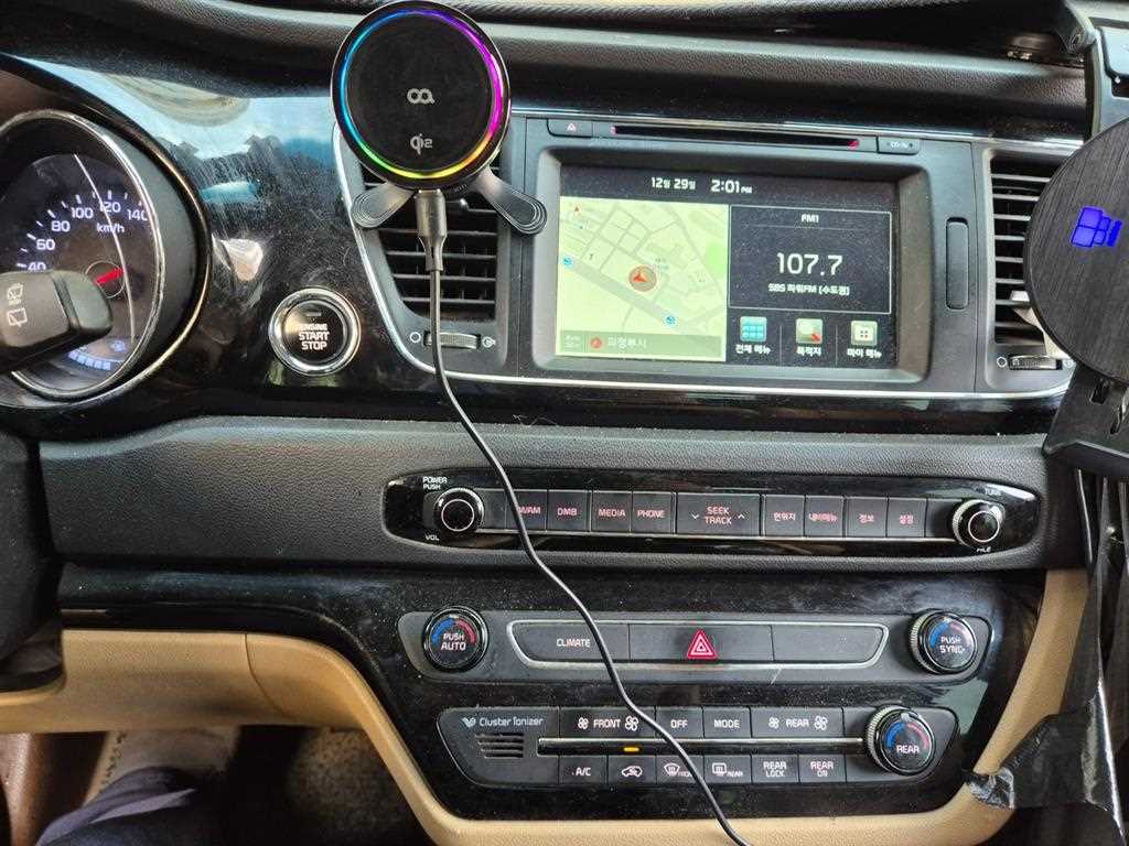 KIA Carnival - Vista 8