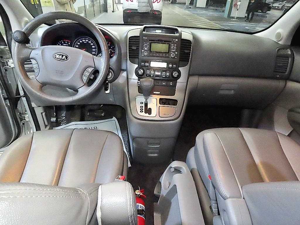 KIA Carnival - Vista 10