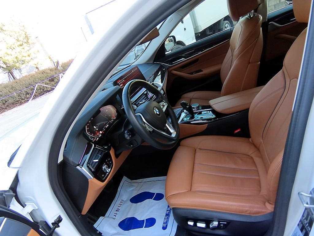 BMW 5 Series 2021 Blanco - Importación desde Corea - HF Imports Iquique - Foto 1