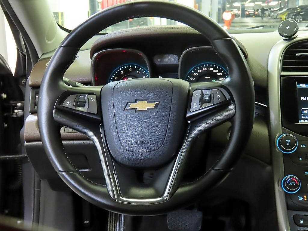 Chevrolet Malibu - Vista 8