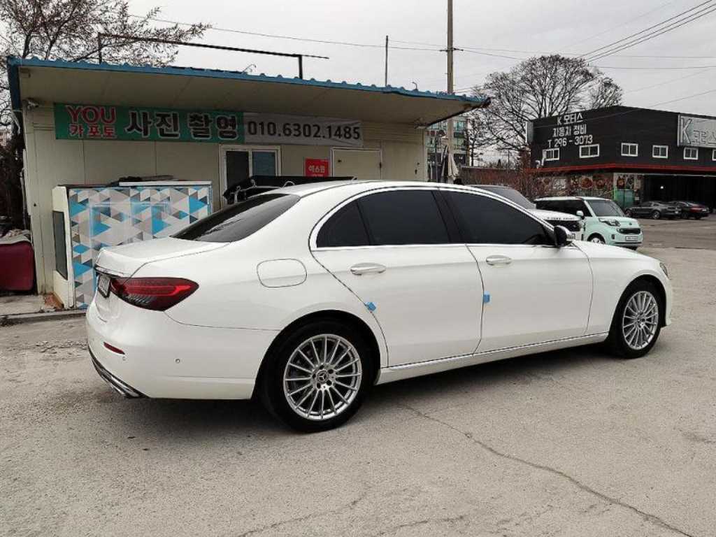 Mercedes Benz E class - Vista 4