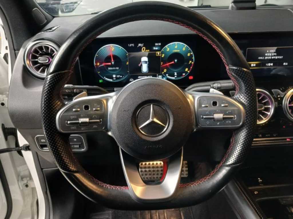 Mercedes Benz GLA Class - Vista 11