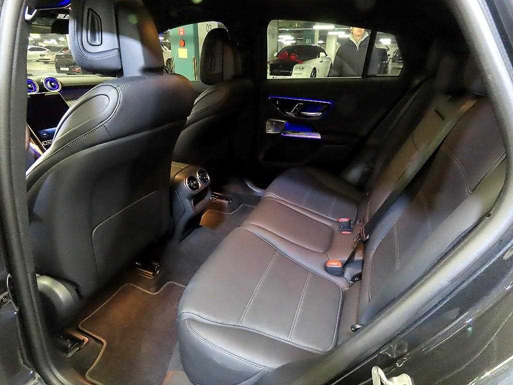 Mercedes Benz GLC Class - Vista 7