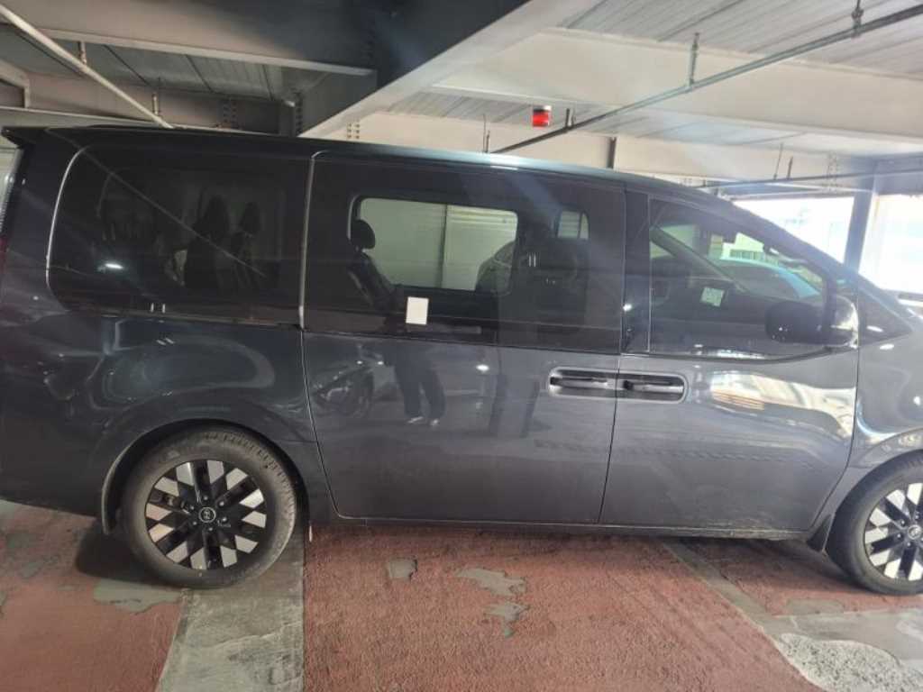 HYUNDAI Staria - Vista 6