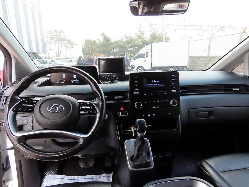 HYUNDAI Staria - Vista 7