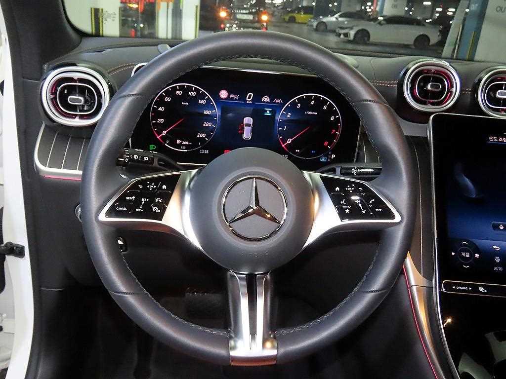 Mercedes Benz GLC Class - Vista 8