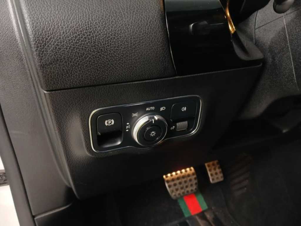 Mercedes Benz GLA Class - Vista 12