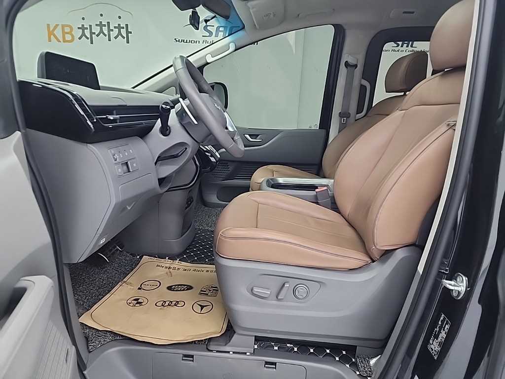 HYUNDAI Staria - Vista 11