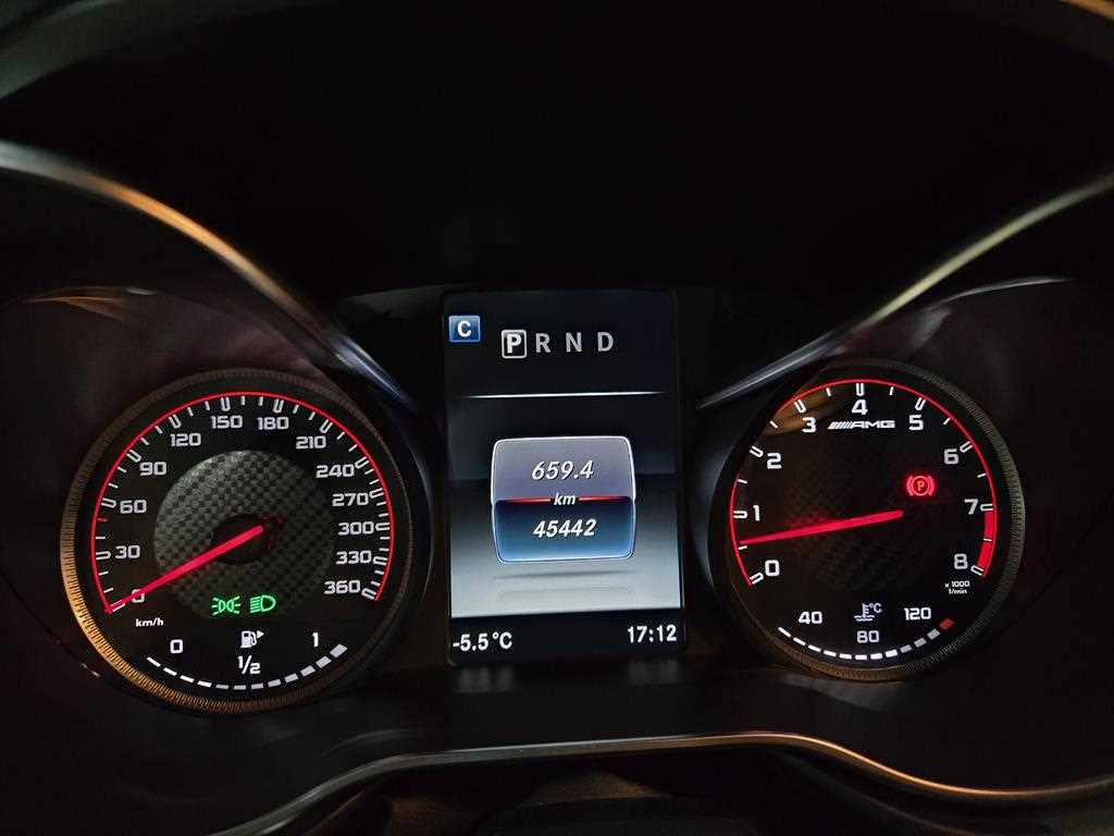 Mercedes Benz AMG GT - Vista 10