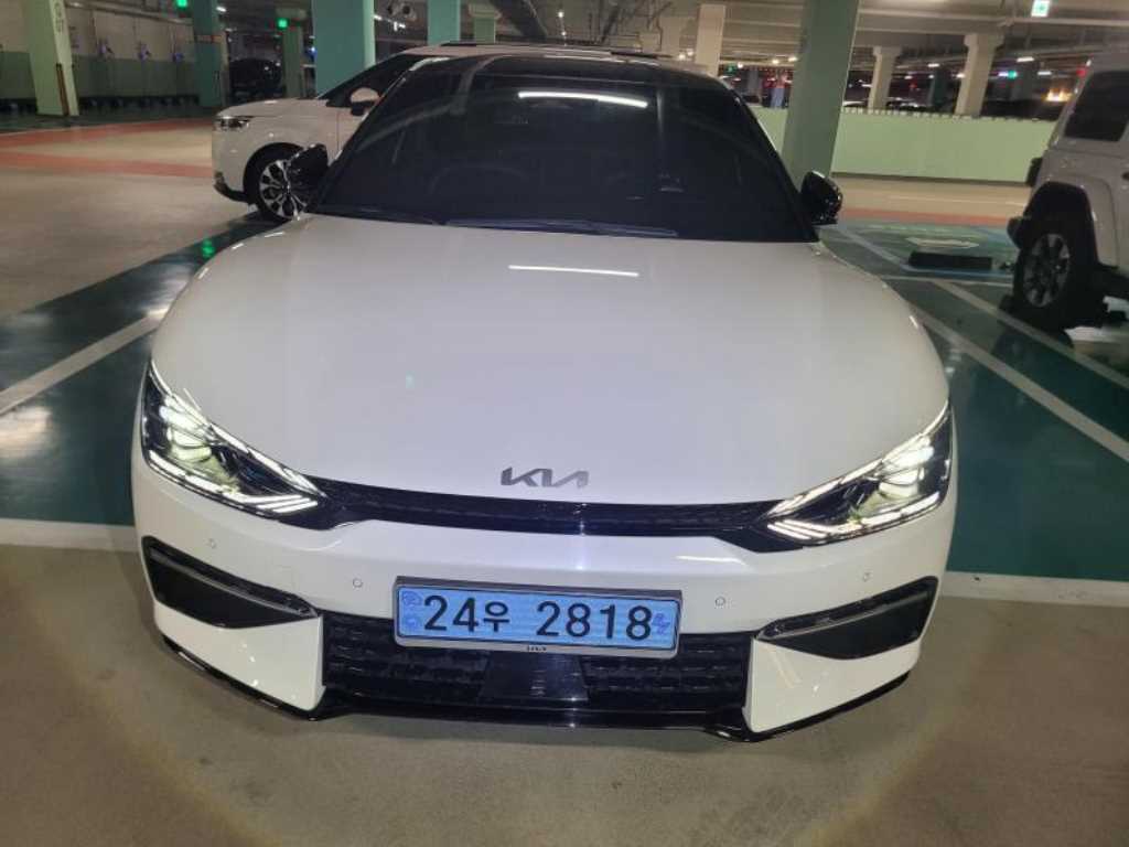KIA EV6 2023 Blanco - Importación desde Corea - HF Imports Iquique - Foto 1
