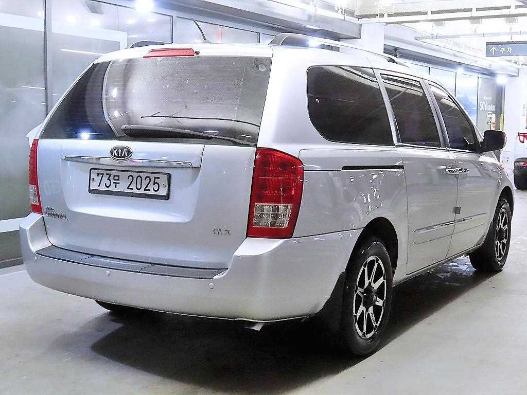 KIA Carnival - Vista 4
