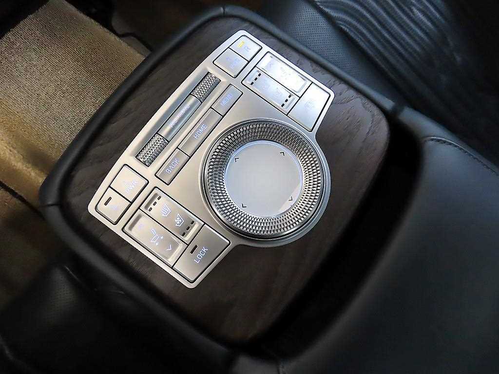 Genesis G80 - Vista 12