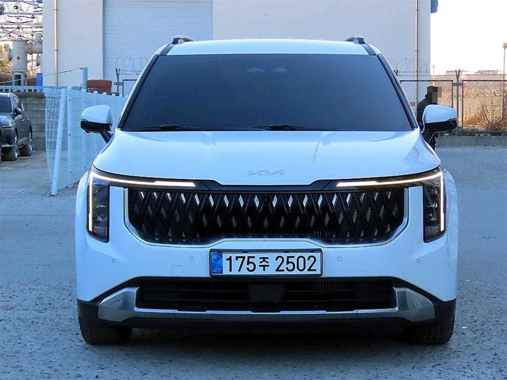 KIA Carnival 2024 Blanco - Importación desde Corea - HF Imports Iquique - Foto 1