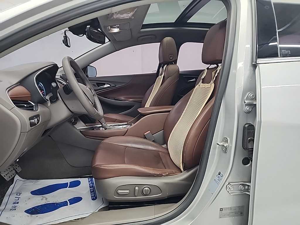 Chevrolet Malibu - Vista 11