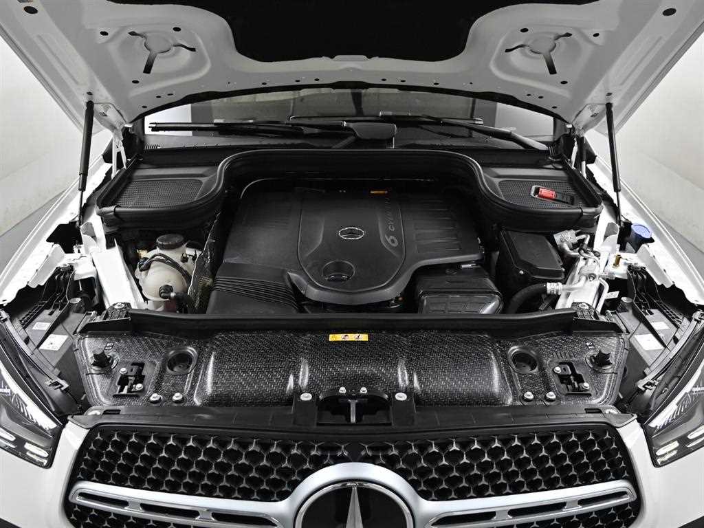 Mercedes Benz GLE Class - Vista 5