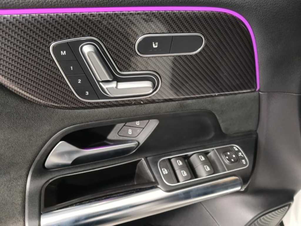 Mercedes Benz GLA Class - Vista 9