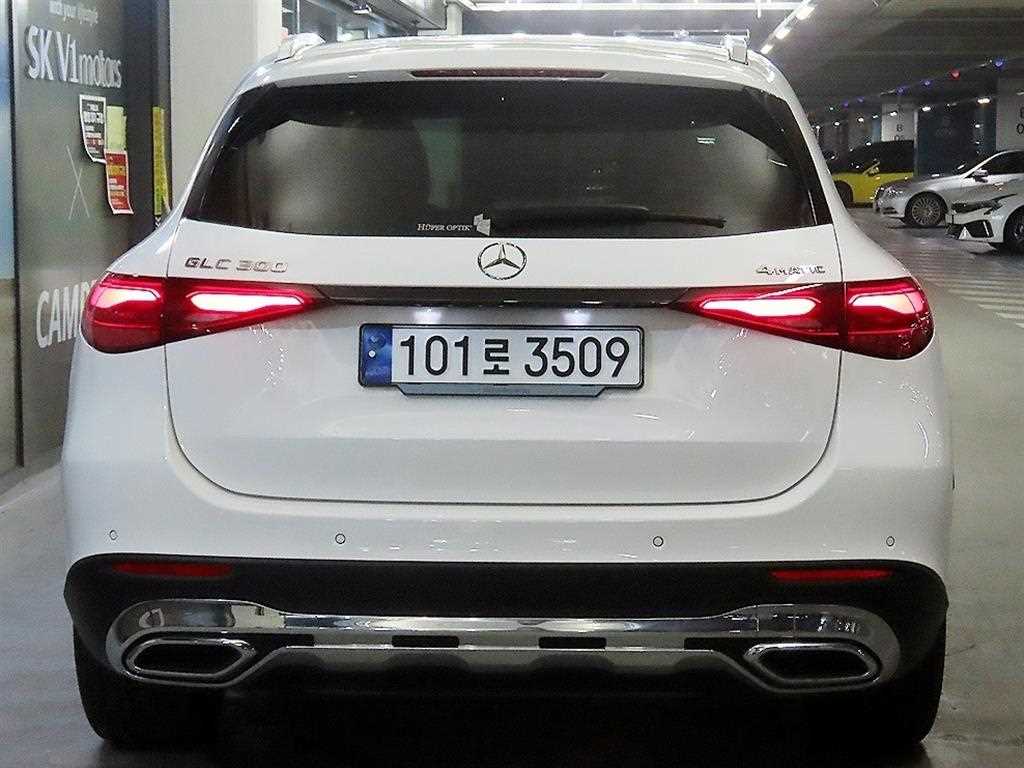 Mercedes Benz GLC Class - Vista 5