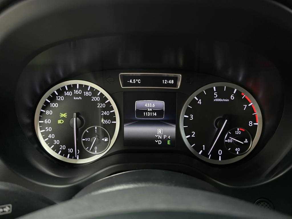 Infiniti Q - Vista 6