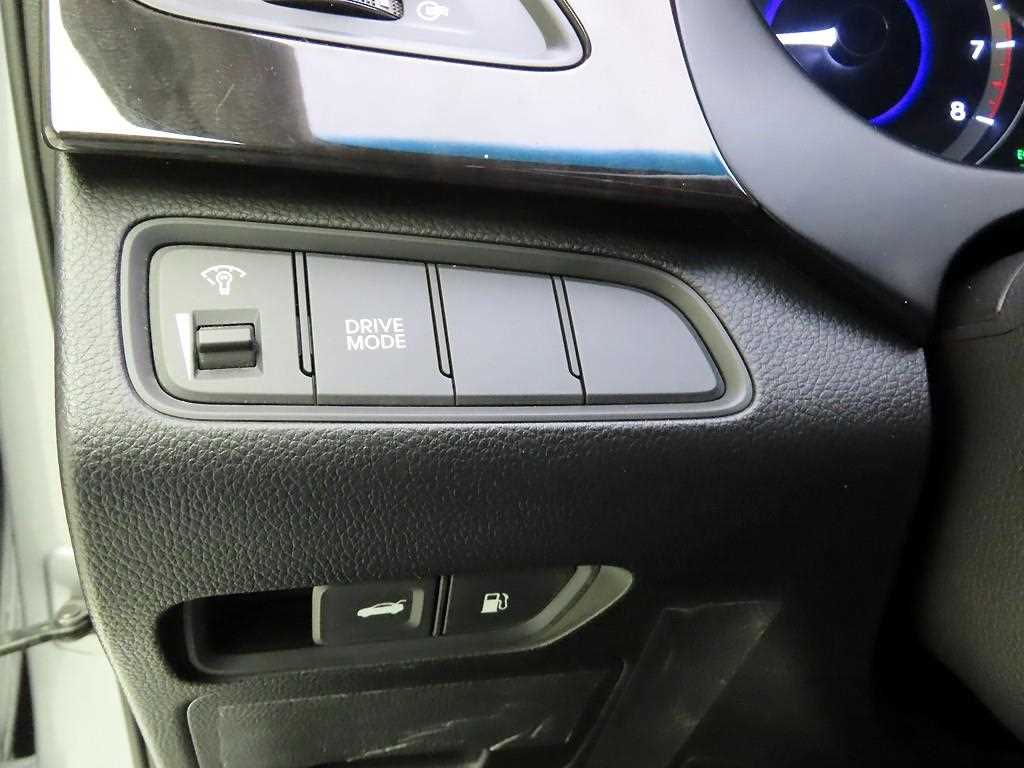 HYUNDAI Grandeur - Vista 12