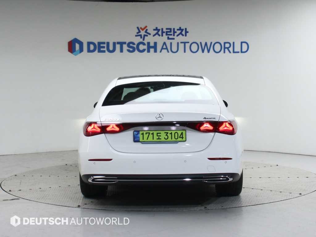 Mercedes Benz E class - Vista 4