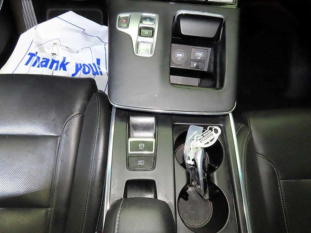 HYUNDAI Grandeur - Vista 12