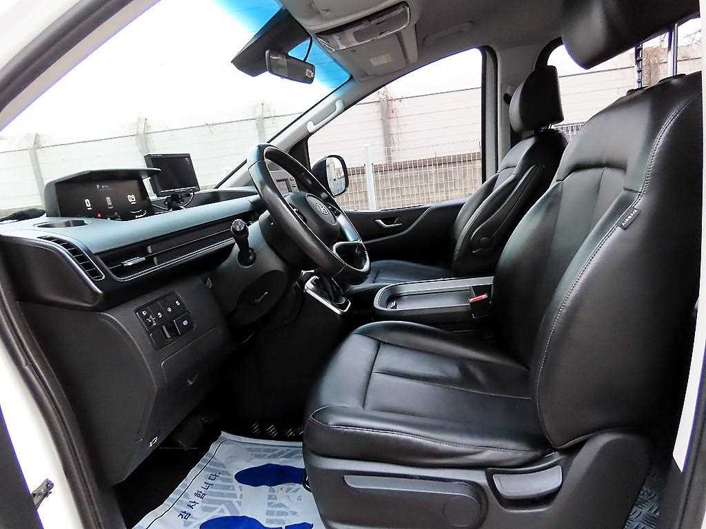 HYUNDAI Staria - Vista 5