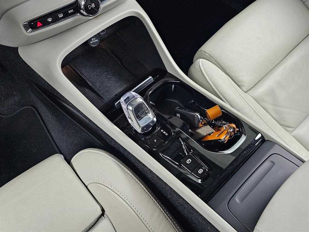 Volvo XC40 - Vista 9