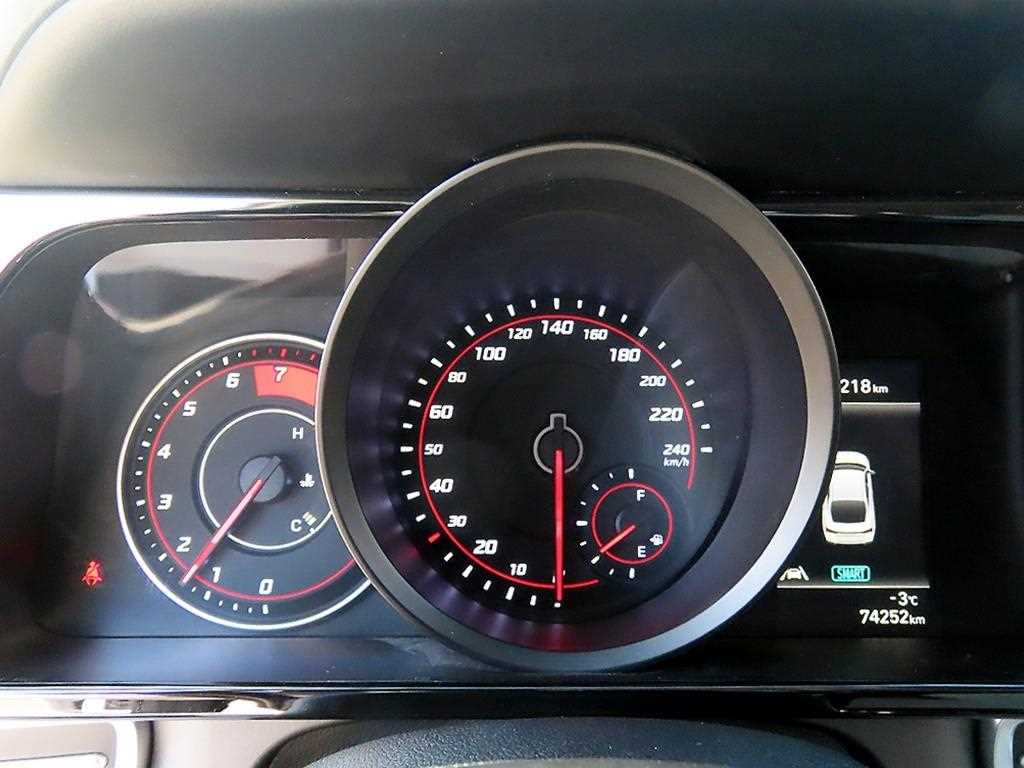 HYUNDAI Avante - Vista 8