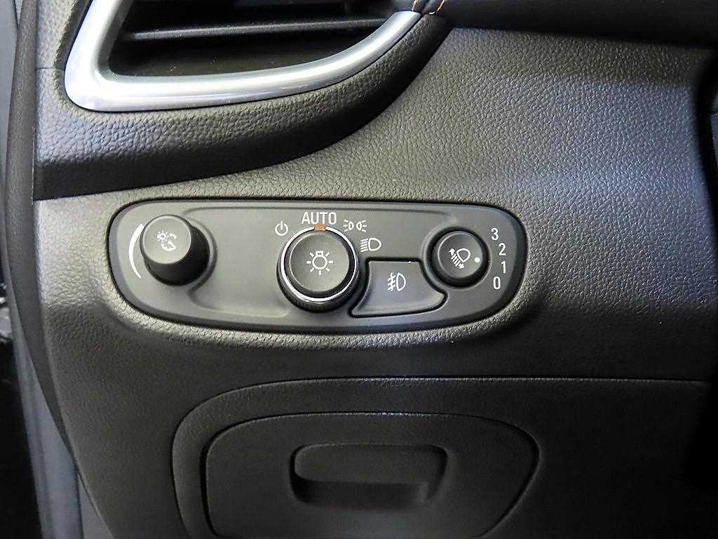 Chevrolet Trax 2019 Negro - Importación desde Corea - HF Imports Iquique - Foto 14