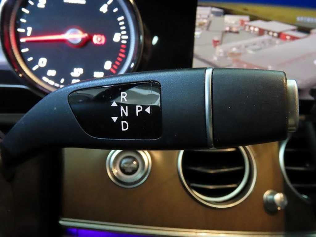 Mercedes Benz E class - Vista 12