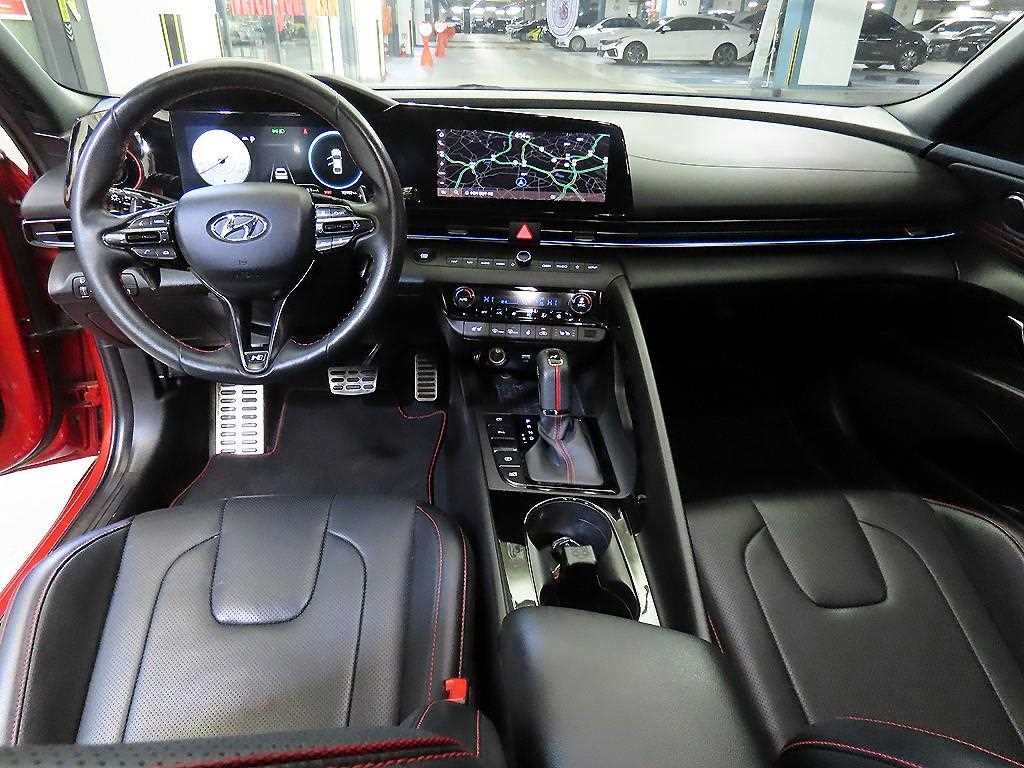 HYUNDAI Avante - Vista 10