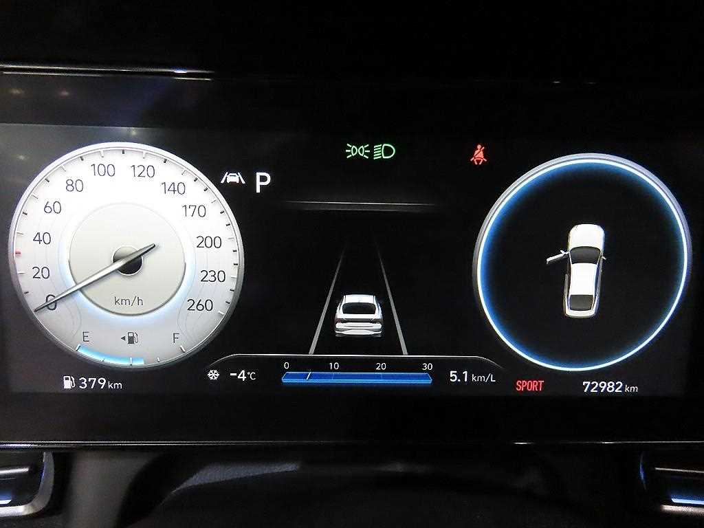 HYUNDAI Avante - Vista 9