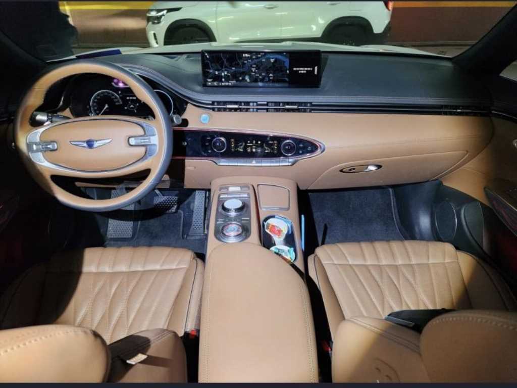 Genesis GV70 - Vista 9