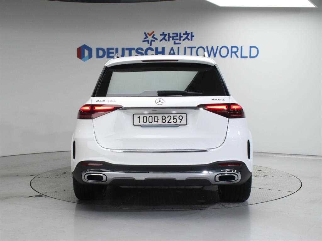 Mercedes Benz GLE Class - Vista 4